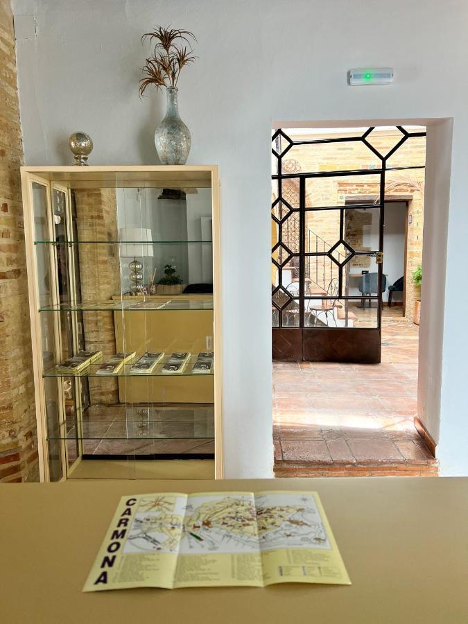 Hostal Servilia การ์โมนา ภายนอก รูปภาพ