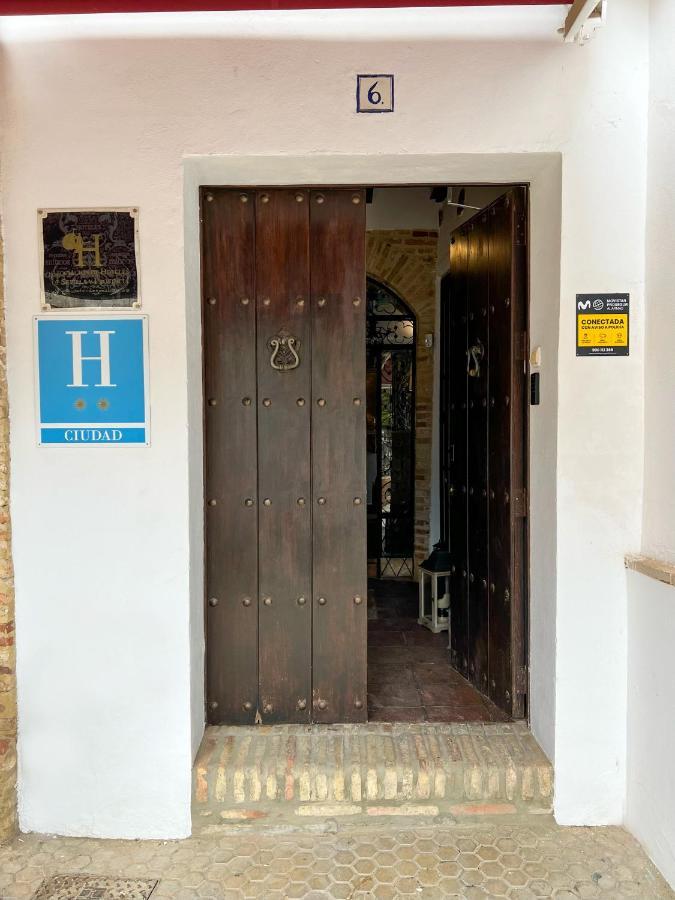 Hostal Servilia การ์โมนา ภายนอก รูปภาพ