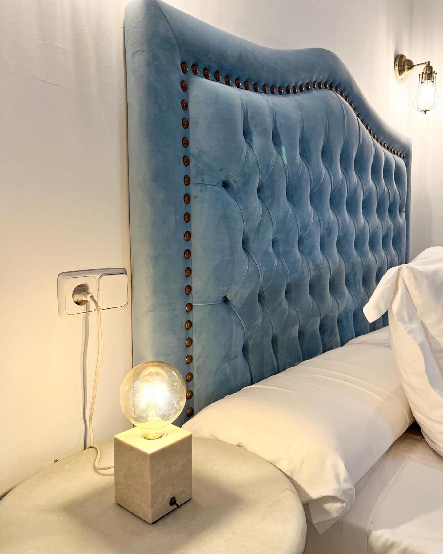 Hostal Servilia การ์โมนา ภายนอก รูปภาพ